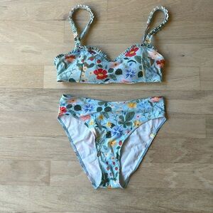 Summer salt bikini top and bottom both size 4